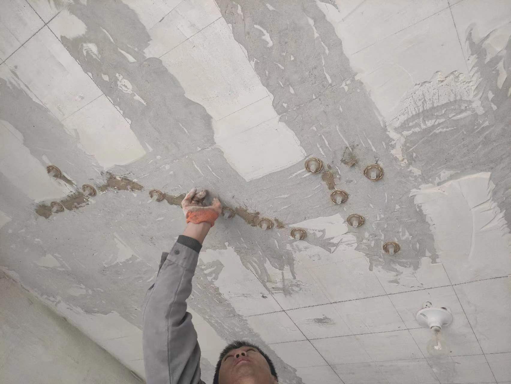 荆州混凝土楼板裂缝为什么会开裂?怎么修补?